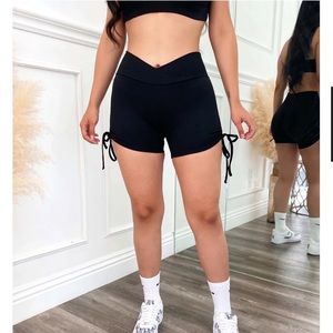 Scrunch workout short